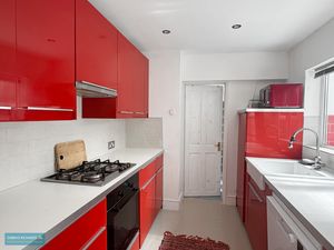 Kitchen- click for photo gallery
